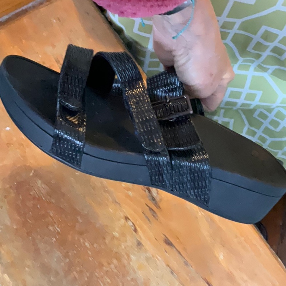 Vionic sandals - image 7